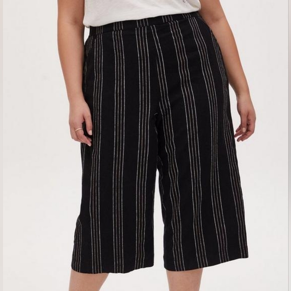 Torrid Size 18 Elastic Waist Black Pinstripe Linen Culotte Pant - Picture 3 of 16